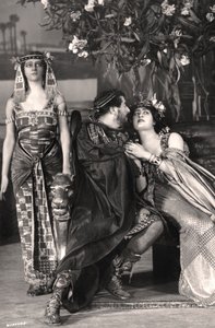 Herbert Beerbohm Tree, Constance Collier i Alice Crawford, aktorzy angielscy, 1907. autorstwa F. W. Burford