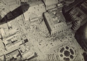 [Pejzaż miejski z cieniem sterowca] autorstwa Fedele Azari
