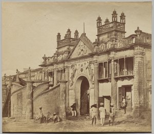 Brama prowadząca do Kaiserbagh autorstwa Felice A. Beato