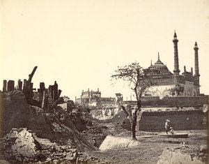 Bateria w pobliżu Begum Kotie. Drugi atak Sir Colina Campbella w marcu 1858 r. autorstwa Felice Beato