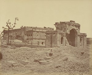 Brama i sala bankietowa, Lucknow autorstwa Felice Beato