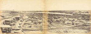 Wnętrze fortu Pehtang przedstawiające konia Probyna, 1 sierpnia 1860 r autorstwa Felice Beato