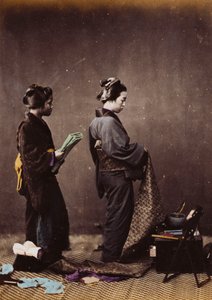 Japońskie ubieranie kobiet, ok. 1870-1880 autorstwa Felice Beato