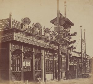 Sklepy i ulica, chińskie miasto Pekin, październik 1860 autorstwa Felice Beato