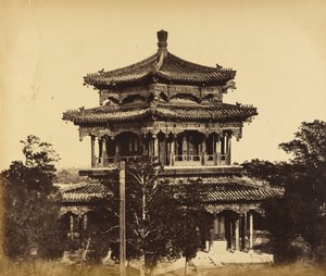 [Wielki Pałac Cesarski (Yuan Ming Yuan) przed spaleniem, Pekin, 18 października 1860 r.]. autorstwa Felice Beato