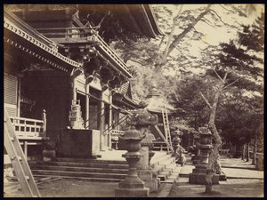 Świątynia Hatchiman, Kamakura autorstwa Felice Beato