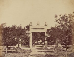 Grób w pobliżu Palichian, scena rozpoczęcia ataku z 21 września 1860 r. autorstwa Felice Beato