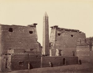 Świątynia w Luksorze: obelisk i pylon [Teby] autorstwa Félix Bonfils