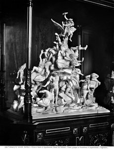 Jowisz uderzając Tytanów piorunem, ok. 1800-12 (porcelana) autorstwa Filippo Tagliolini