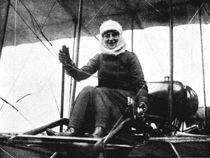 Druga brytyjska pilotka: pani de Beauvoir Stocks w swoim dwupłatowcu Farman, 1911 1933
