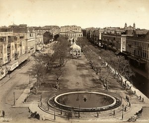 Aleksandria, Egipt: Plac Konsulów z dużą okrągłą fontanną autorstwa Félix Bonfils