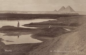 Piramidy w Gizie, ok. 1900 r. (zdjęcie) autorstwa Félix Bonfils
