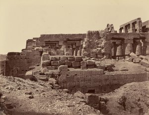 Ruiny 3. pylonu świątyni (południowy wschód) lewa strona (Karnak) Teby autorstwa Félix Bonfils