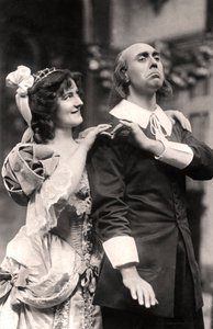 Louie Pounds i Powis Pinder w Lady Tatters, 1907. autorstwa Foulsham and Banfield
