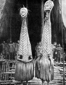 Maski i wizjery goblinów noszone jako pomoce upiększające, Papua, Nowa Gwinea, 1936. autorstwa Fox Photos