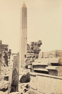 „Egipt i Palestyna”: granitowy obelisk zbudowany przez faraona Totmesa I i królową Hatszepsut w wielkiej świątyni Amona-Ra, Karnak, Egipt autorstwa Francis Frith