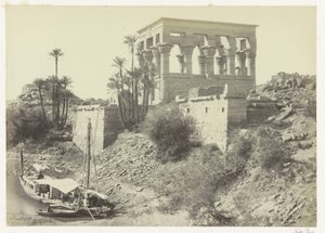 Kiosk Trajana na wyspie Philae na Nilu Łóżko faraona, wyspa Philae (tytuł na obiekcie) autorstwa Francis Frith