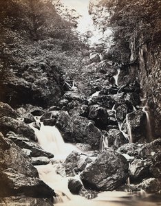 Krajobraz rzeki w pobliżu Derwentwater w Wielkiej Brytanii. autorstwa Francis Frith