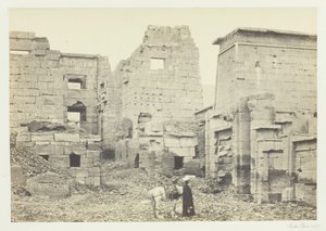 Pałac Świątynny, Medinet Haboo, 1857. autorstwa Francis Frith