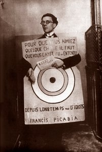 Andre Breton jako człowiek z kanapką (Picabia) na festiwalu Dada, Paryż, 27 marca autorstwa Francis Picabia