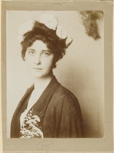 [Portret nieznanej kobiety] autorstwa Franz von Stuck