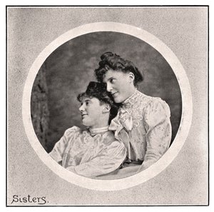„Siostry”, 1901. autorstwa Frederick Downer and Sons
