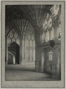 Katedra w Gloucester - krużganki: aleje południowa i zachodnia, ok. godz. 1900. autorstwa Frederick Henry Evans