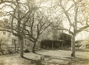 Kelmscott Manor: Z sadu autorstwa Frederick H. Evans