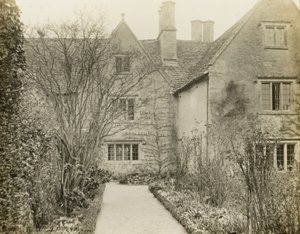 Kelmscott Manor: Front ogrodu