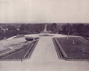 Avenue des Loges, St Germain-en-Laye (zdjęcie czarno-białe) autorstwa French Photographer