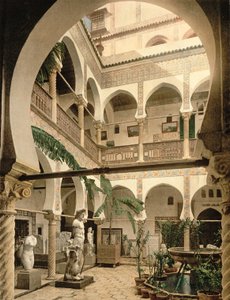 Hol wejściowy, Muzeum Starożytności, Algier, wyd. ok. 1900 autorstwa French Photographer