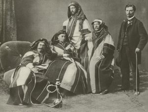 Ferdinand De Lesseps (drugi od prawej) przy pracy nad Kanałem Sueskim (zdjęcie czarno-białe) autorstwa French Photographer