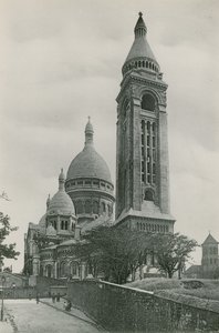 La Basilique du Sacre-Coeur, Campanile, Bazylika Sacre-Coeur i Campanile (fotograwiura) autorstwa French Photographer