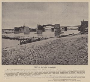 Komuna Paryska, Pont De Bateaux At Asnieres (zdjęcie czarno-białe) autorstwa French Photographer