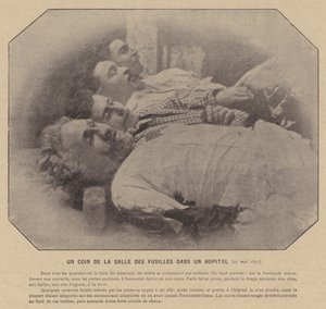 Komuna Paryska, róg sali broni w szpitalu, 27 maja 1871 (zdjęcie czarno-białe) autorstwa French Photographer