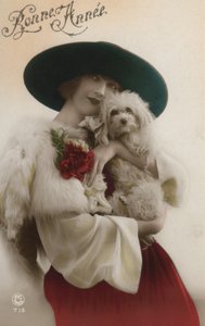 Pani trzymająca małego psa autorstwa French Photographer