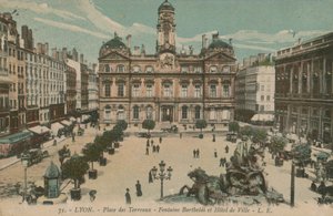 Lyon - Place des Terreaux - Fontanna Bartholdi i Ratusz. Pocztówka wysłana w 1913 roku. autorstwa French Photographer