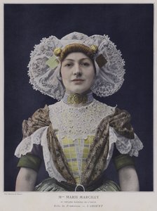 Marie Marcilly jako Francisca w LAnieobecna (kolorowe zdjęcie)