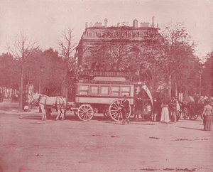 Paryż: Paris Omnibus (zdjęcie czarno-białe) autorstwa French Photographer