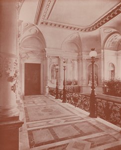 Paryż: Przedsionek w Hotel de Ville (zdjęcie czarno-białe) autorstwa French Photographer