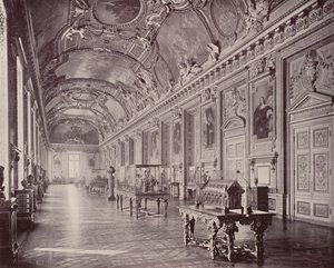 Paryż: Galeria Apollo, Luwr, patrząc na południe (zdjęcie czarno-białe) autorstwa French Photographer
