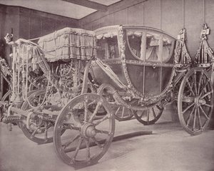 Paryż: Royal Carriage, Musee Cluny (zdjęcie czarno-białe) autorstwa French Photographer