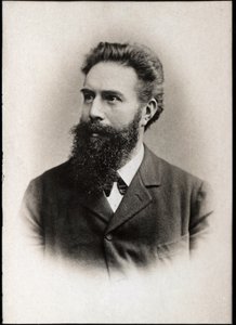 Portret Wilhelma Conrada Roentgena lub Rontgena (1845-1923), niemieckiego fizyka. autorstwa French Photographer