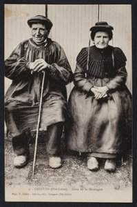 Pocztówka przedstawiająca mieszkańców gór w Saugues, Haute-Loire, ok. 1900 autorstwa French Photographer