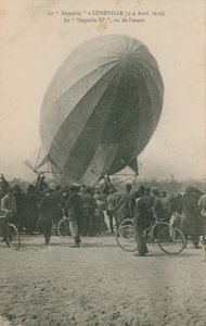 Pocztówka przedstawiająca Zeppelina w Luneville, wysłana w 1913 r. autorstwa French Photographer