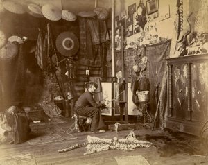 Francuski malarz Rochegrosse sfotografowany w swojej pracowni, ok. 1885 (odbitka żelatynowo-srebrowa) autorstwa French Photographer