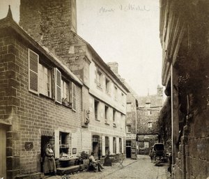 Hotel i Poulard Inn przy wejściu do Mont-Saint-Michel, koniec XIX wieku autorstwa French Photographer
