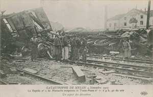 Katastrofa kolejowa w Melun we Francji, 4 listopada 1913. Widok gruzów. Pocztówka wysłana w 1913 roku. autorstwa French Photographer