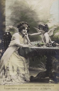 Kobieta i dziecko przebrane za cherubinka (zdjęcie kolorowe) autorstwa French Photographer