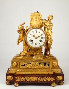Późny zegar kominkowy Ludwika XV ormolu z profilowanym medalionem Henryka IV trzymanym przez Wenus autorstwa French School